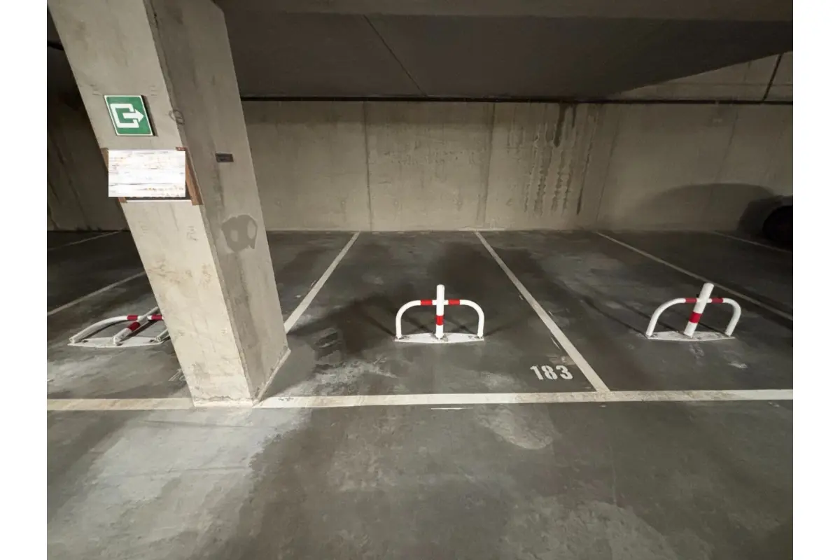 Parking & garage te  koop in Oostende 8400 39000.00€  slaapkamers m² - Zoekertje 671698