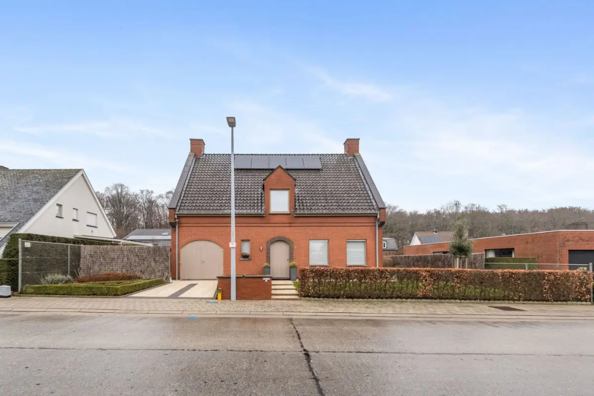 Huis te  koop in Roeselare 8800 449000.00€ 4 slaapkamers 184.00m² - Zoekertje 672477