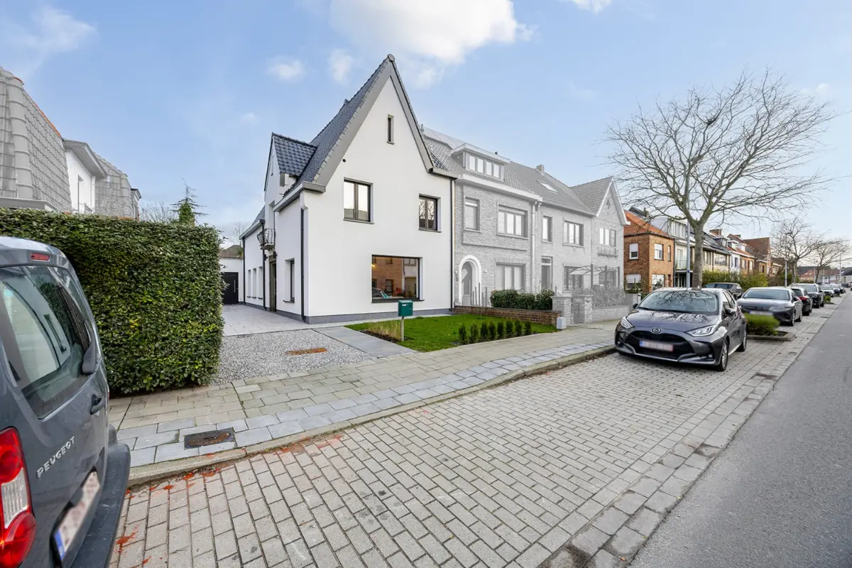 Huis te  koop in Assebroek 8310 549000.00€ 4 slaapkamers 211.00m² - Zoekertje 673688