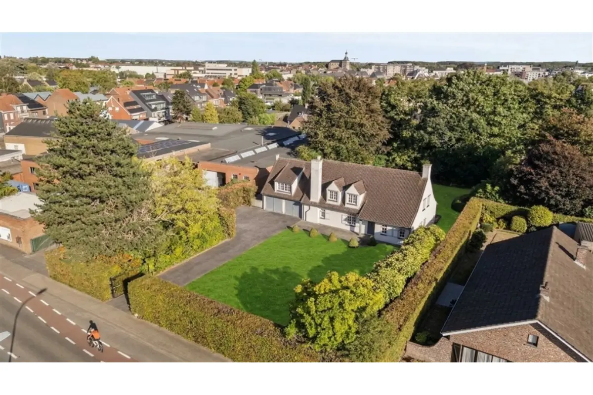 Villa te  koop in Bavikhove 8531 875000.00€ 3 slaapkamers 332.00m² - Zoekertje 673896