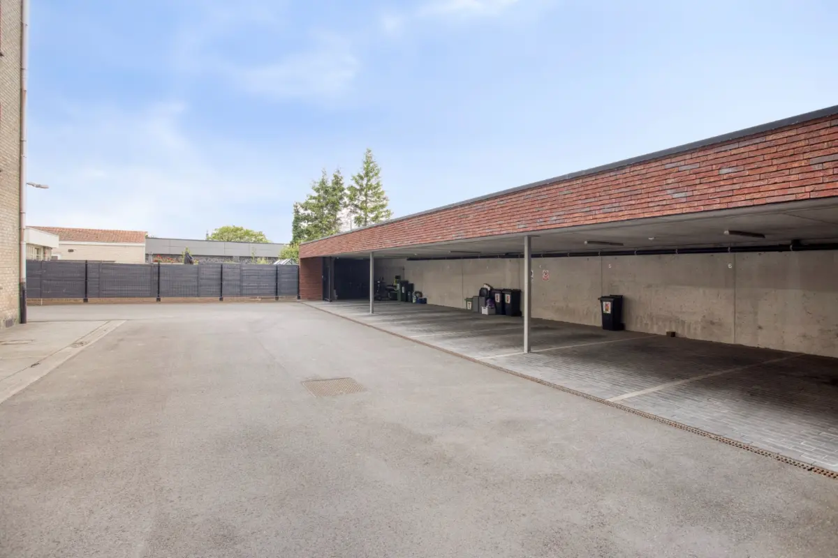 Parking & garage te  koop in Diksmuide 8600 18000.00€  slaapkamers m² - Zoekertje 674583