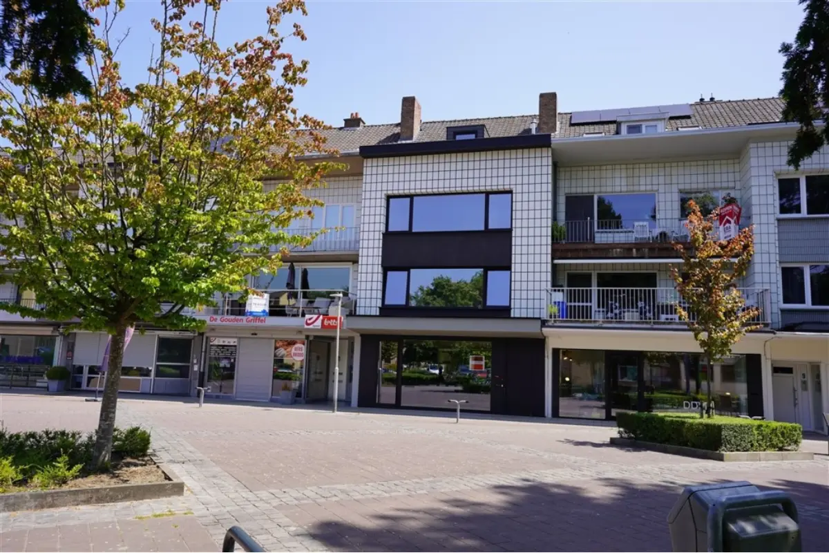 Handelszaak te  koop in Kortrijk 8500 417500.00€  slaapkamers 114.00m² - Zoekertje 675458