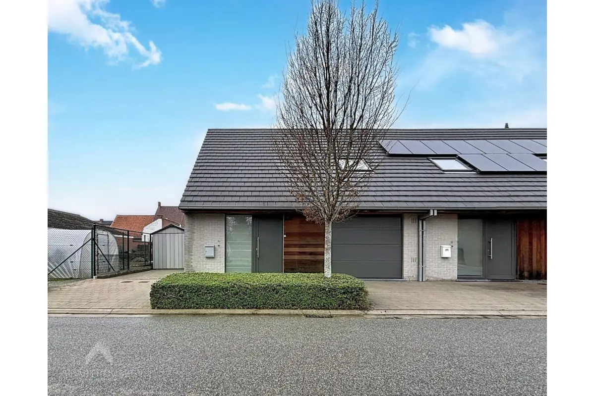 Huis te  koop in Avelgem 8580 314000.00€ 3 slaapkamers 144.00m² - Zoekertje 675616