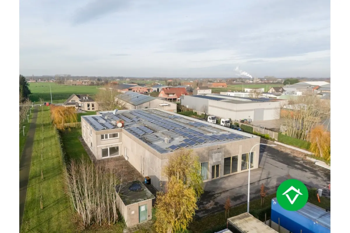 Handelszaak te  huur in Ichtegem 8480 3500.00€  slaapkamers m² - Zoekertje 676343