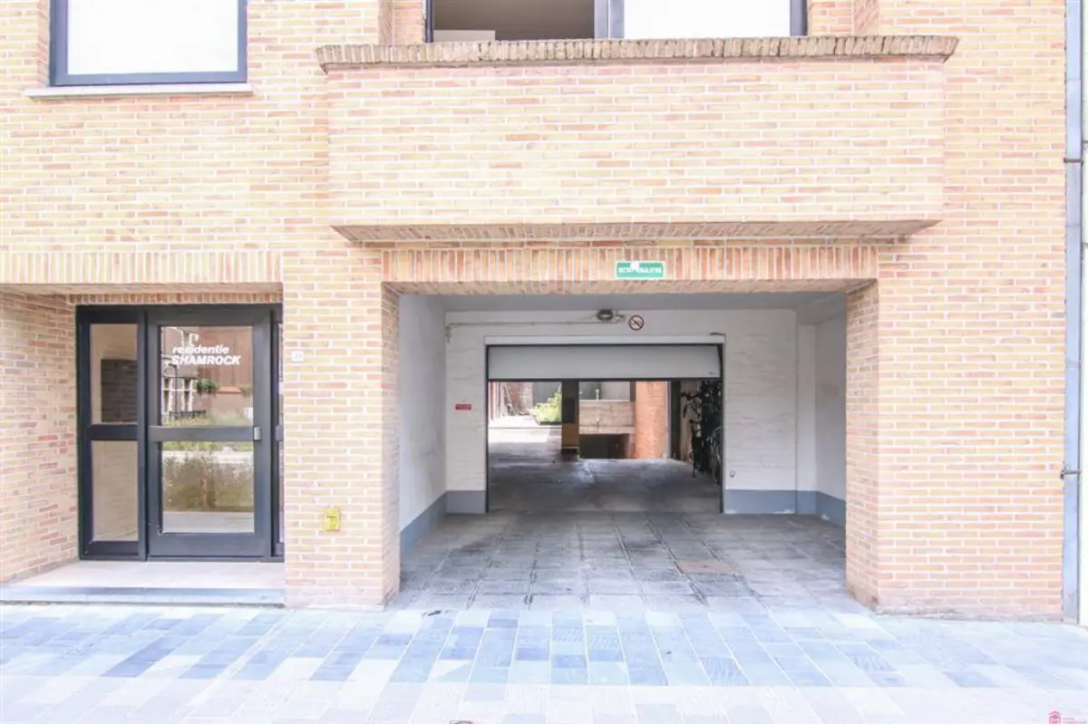 Parking & garage te  huur in Kortrijk 8500 80.00€  slaapkamers m² - Zoekertje 676634