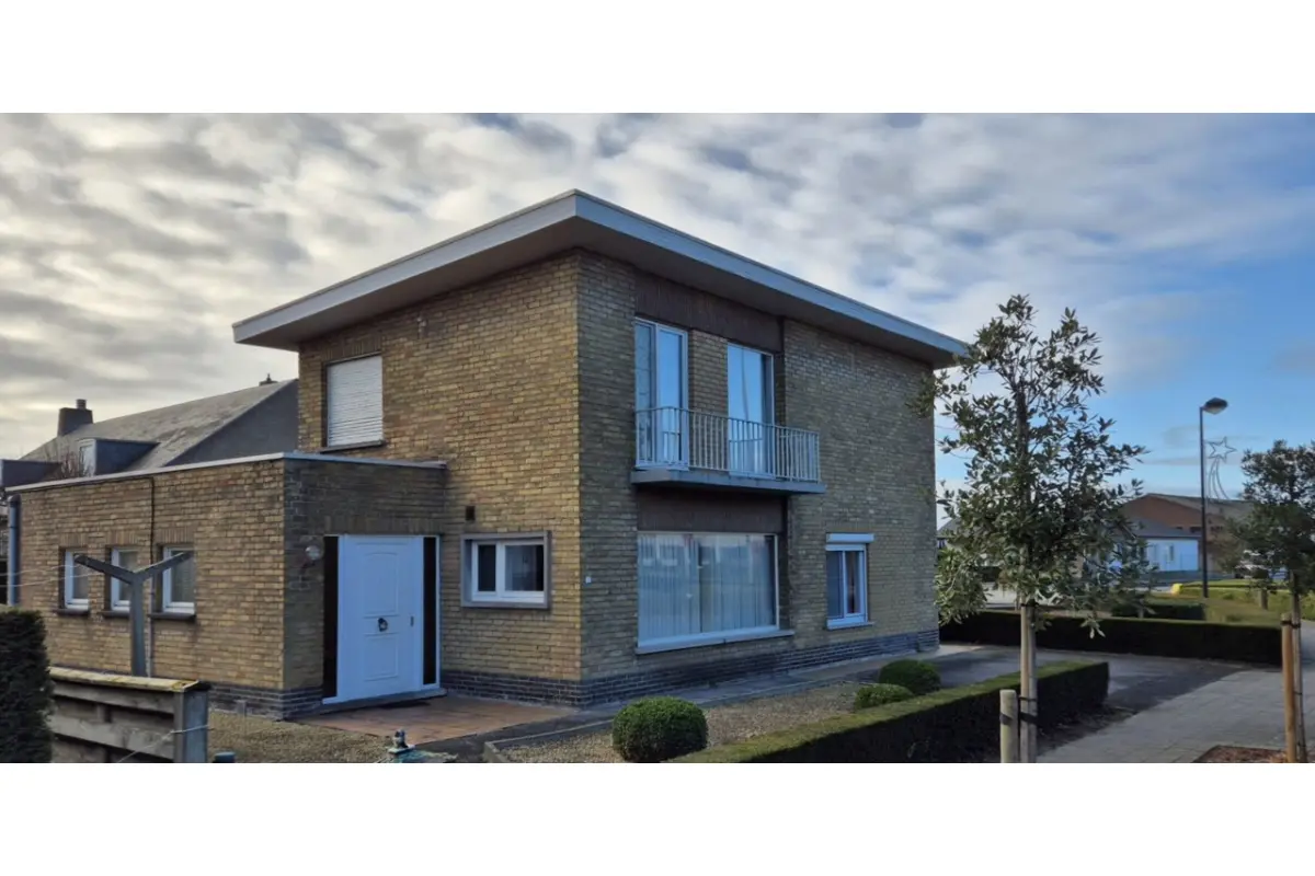 Huis te  koop in Zedelgem 8210 350000.00€ 3 slaapkamers 188.00m² - Zoekertje 675821