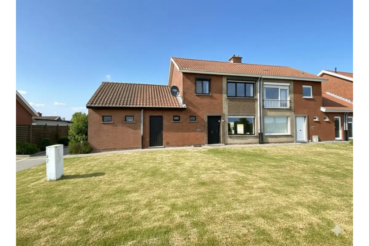 Huis te  huur in Pittem 8740 800.00€ 2 slaapkamers 155.00m² - Zoekertje 676347