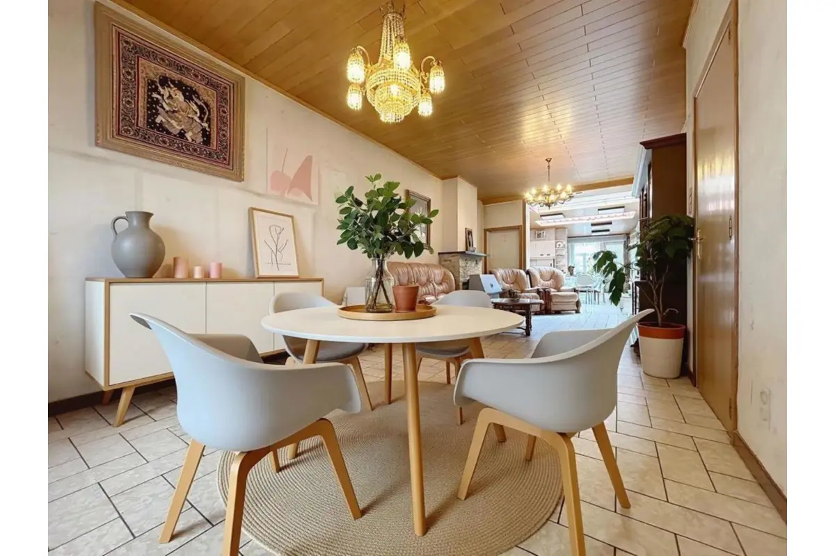 Huis te  koop in Izegem 8870 149000.00€ 3 slaapkamers 188.00m² - Zoekertje 676683