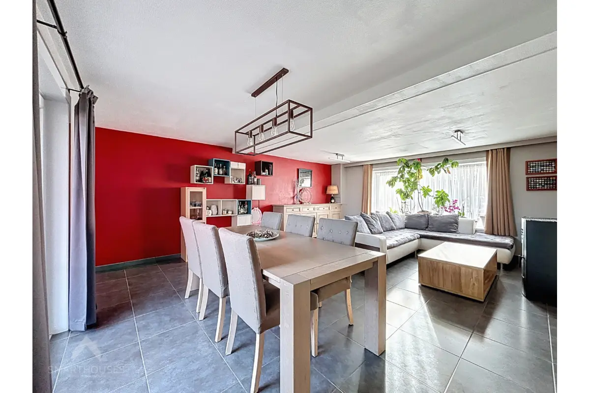 Huis te  koop in Oudenburg 8460 249000.00€ 2 slaapkamers 123.00m² - Zoekertje 677495