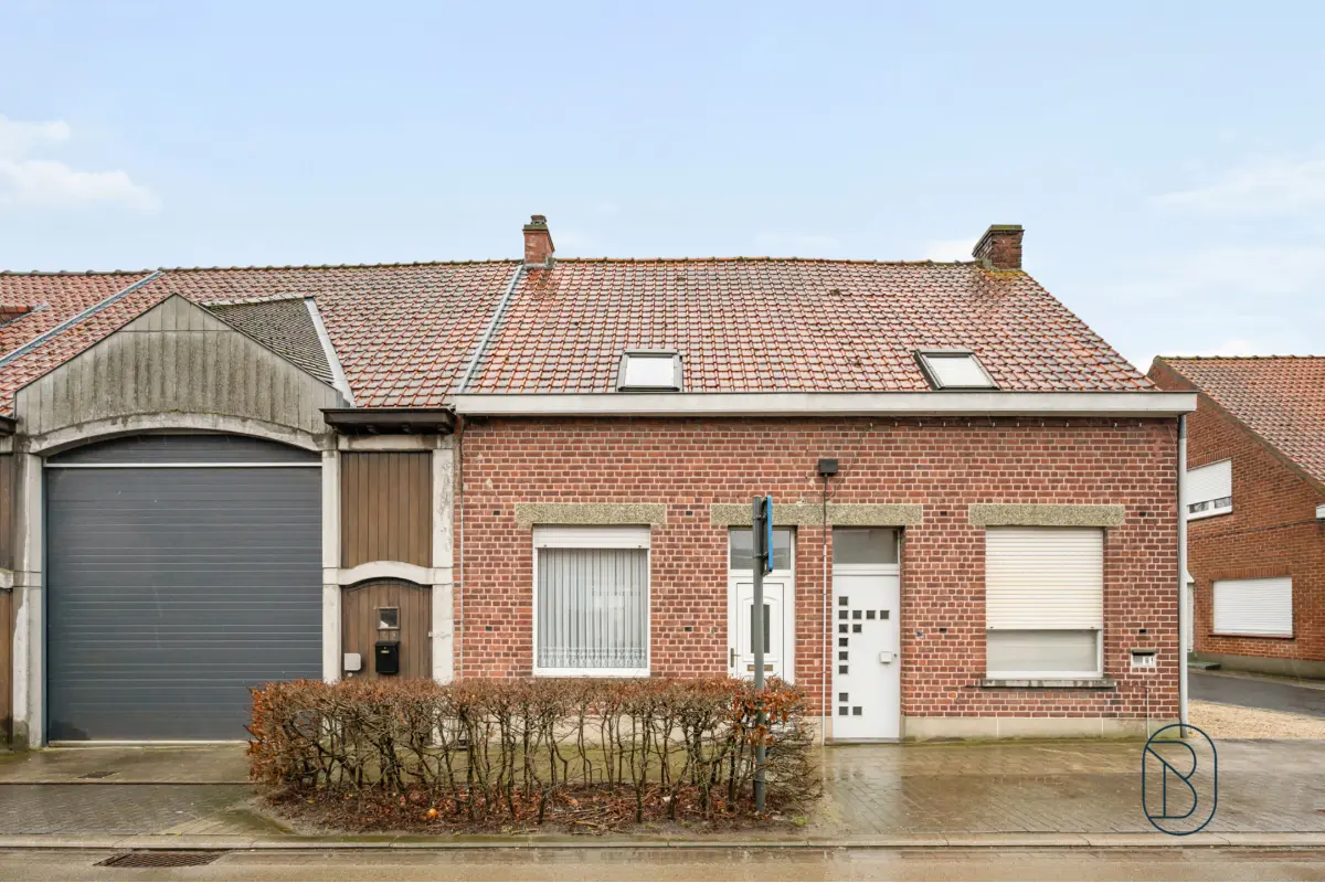 Huis te  koop in Deerlijk 8540 109000.00€ 2 slaapkamers 95.00m² - Zoekertje 677421