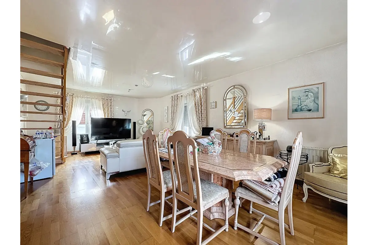 Huis te  koop in Rekkem 8930 290000.00€ 4 slaapkamers 280.00m² - Zoekertje 677478