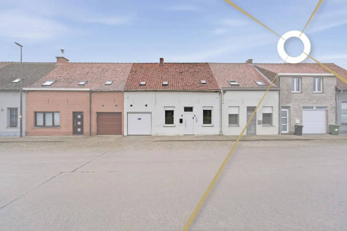 Huis te  koop in Vlamertinge 8908 125000.00€ 3 slaapkamers 200.00m² - Zoekertje 677983