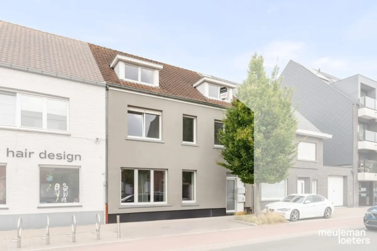 Appartement te  koop in Oostkamp 8020 750000.00€ 8 slaapkamers m² - Zoekertje 679043