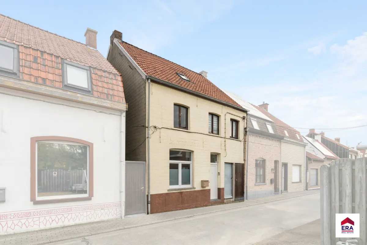 Huis te  koop in Oostrozebeke 8780 159000.00€ 3 slaapkamers 125.00m² - Zoekertje 679424