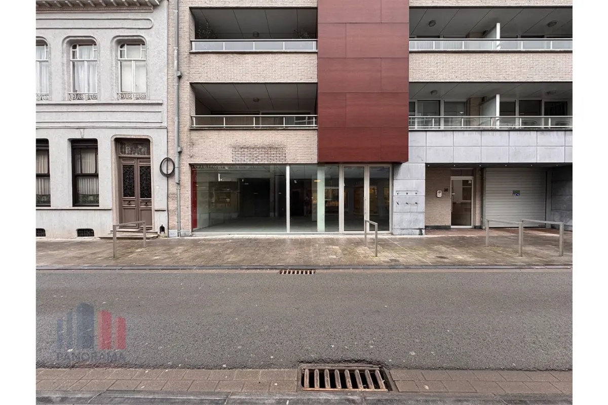 Handelszaak te  huur in Izegem 8870 2750.00€  slaapkamers 619.00m² - Zoekertje 683593