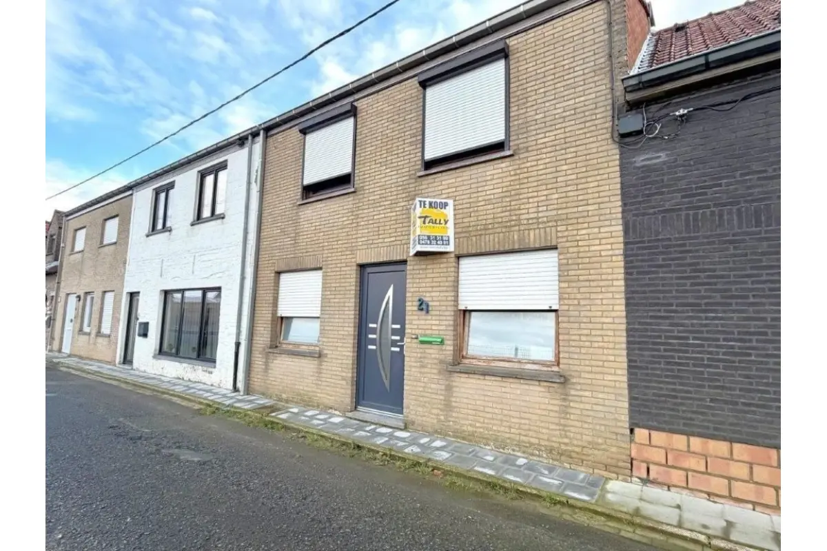 Huis te  koop in Wervik 8940 139900.00€ 3 slaapkamers 230.00m² - Zoekertje 684311