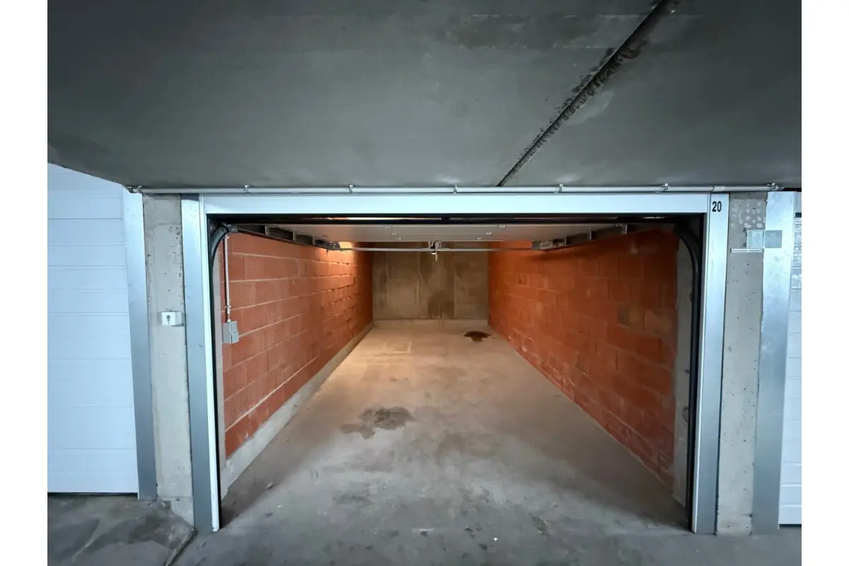 Parking & garage te  huur in Oostende 8400 150.00€  slaapkamers m² - Zoekertje 684519