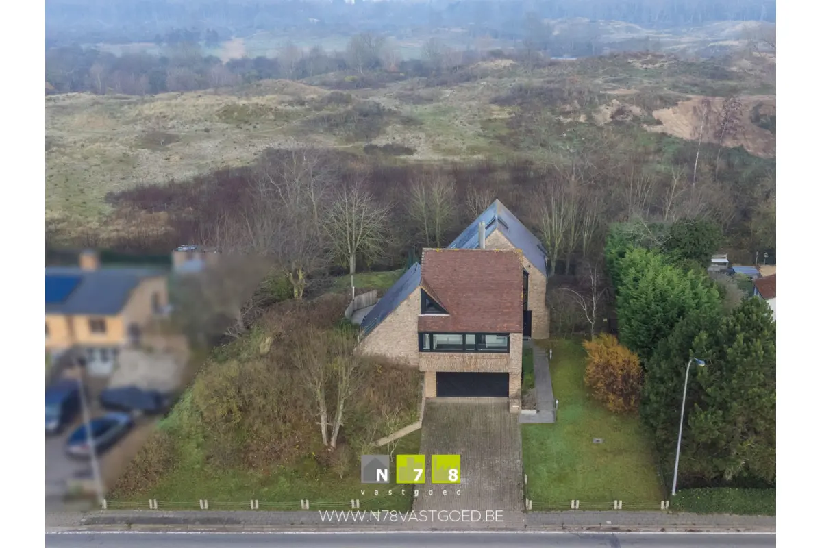 Huis te  koop in De Panne 8660 740000.00€ 3 slaapkamers 221.00m² - Zoekertje 686344