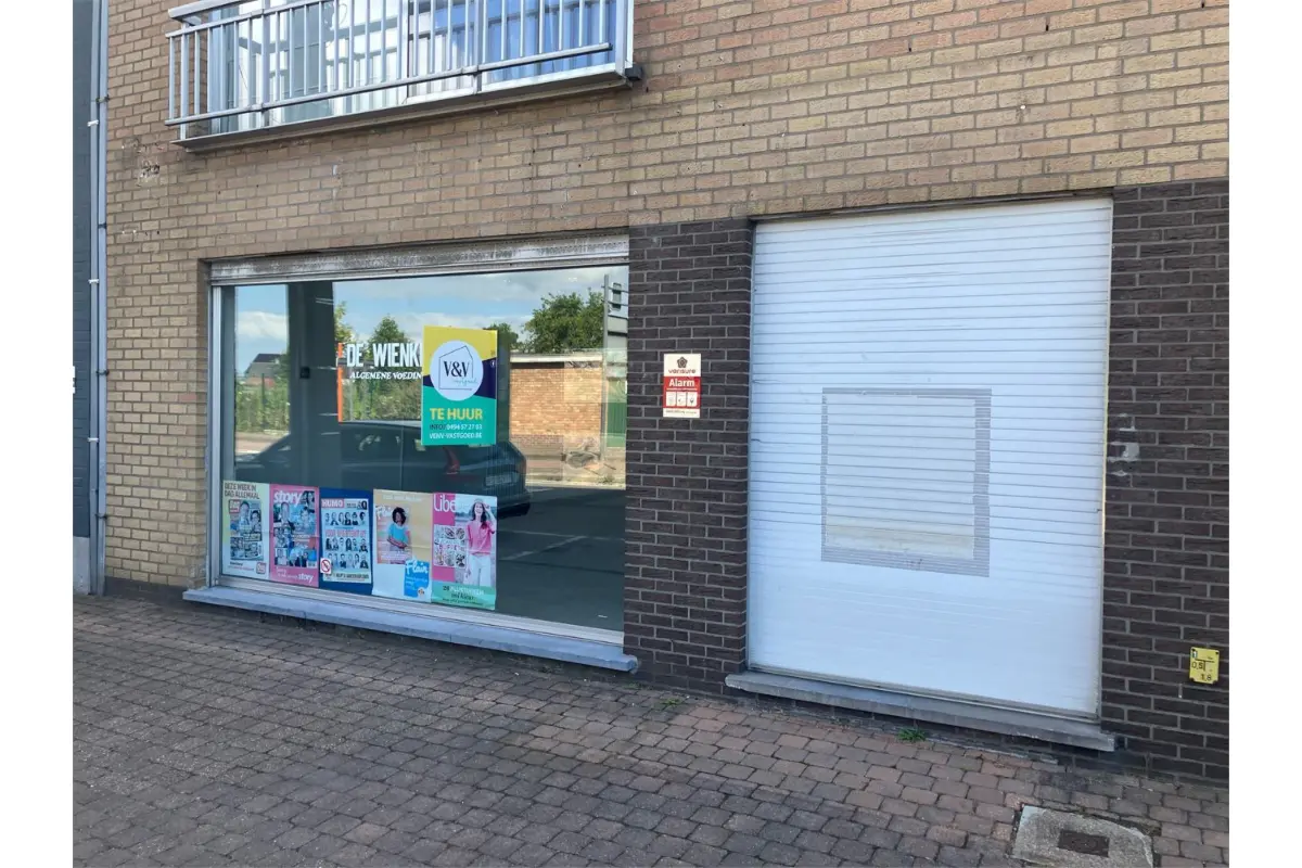 Handelszaak te  huur in Torhout 8820 1000.00€  slaapkamers m² - Zoekertje 687361