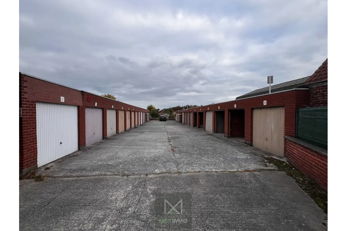 Parking & garage te  koop in Lauwe 8930 0.00€  slaapkamers m² - Zoekertje 688664