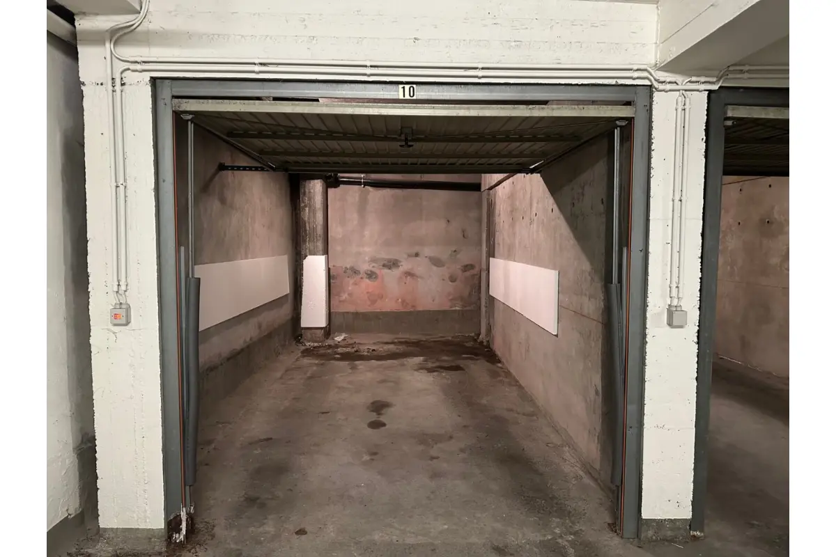 Parking & garage te  huur in Oostende 8400 95.00€  slaapkamers m² - Zoekertje 688674