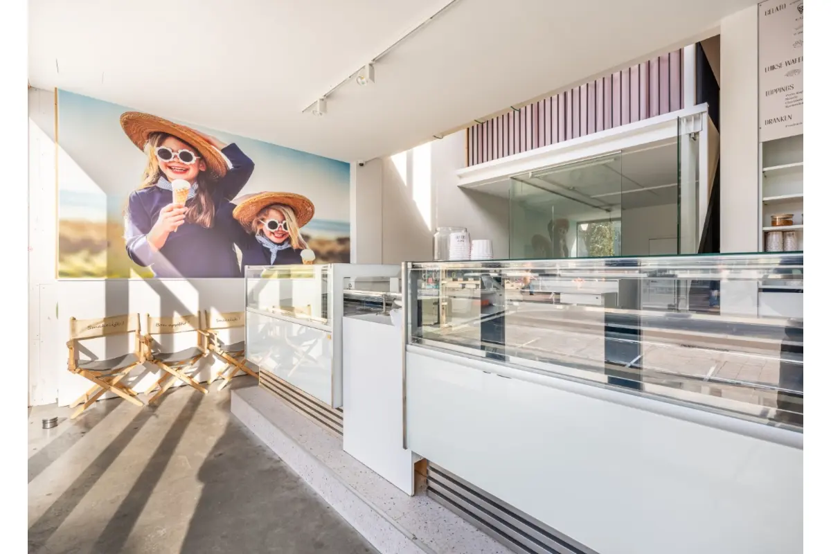 Handelszaak te  in Koksijde 8670 2450.00€  slaapkamers 206.00m² - Zoekertje 694747