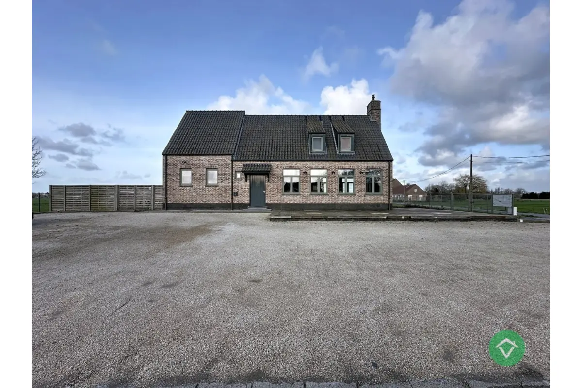 Handelszaak te  huur in Ichtegem 8480 2945.00€  slaapkamers m² - Zoekertje 696075