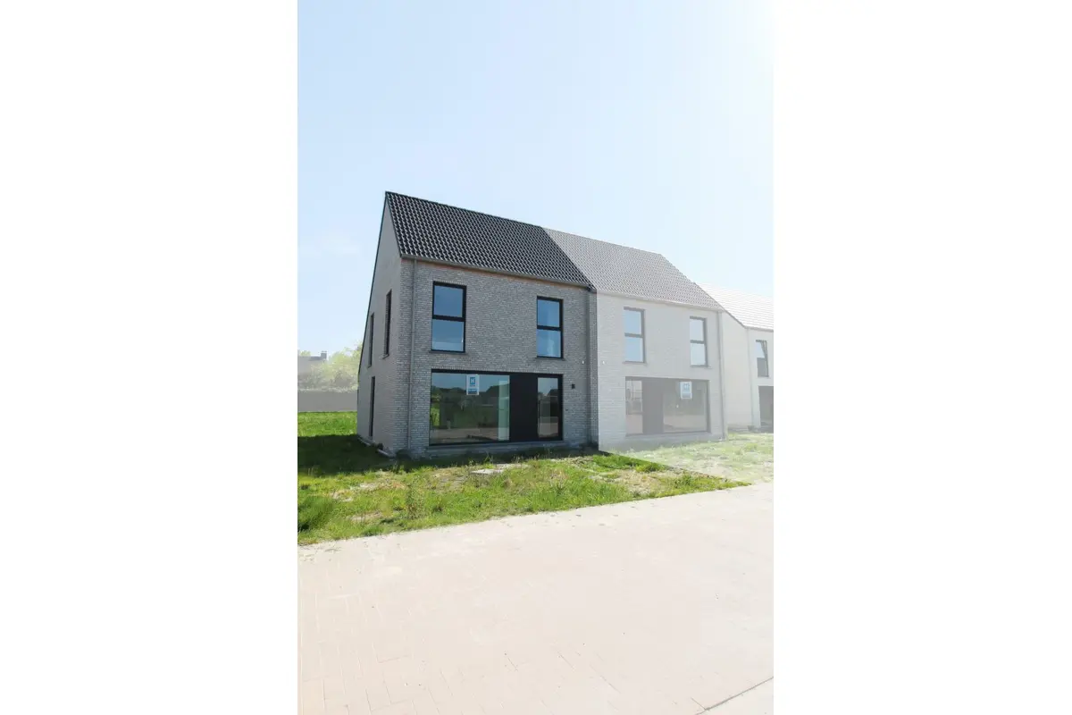 Huis te  koop in Meulebeke 8760 357289.00€ 3 slaapkamers 129.62m² - Zoekertje 696976
