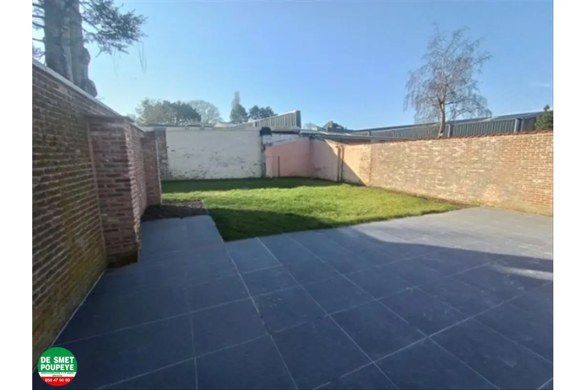 Appartement te  huur in Sint-Kruis 8310 1300.00€ 3 slaapkamers m² - Zoekertje 700117