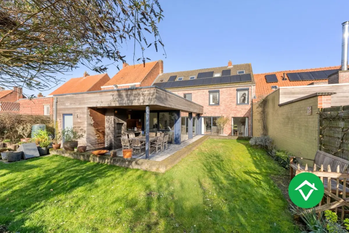 Huis te  koop in Koekelare 8680 375000.00€ 4 slaapkamers 302.00m² - Zoekertje 701849