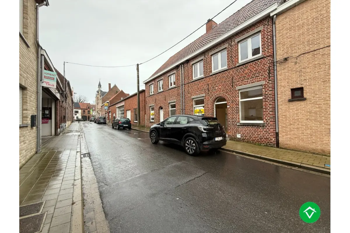 Huis te  koop in Moorslede 8890 120000.00€ 4 slaapkamers 113.00m² - Zoekertje 701848