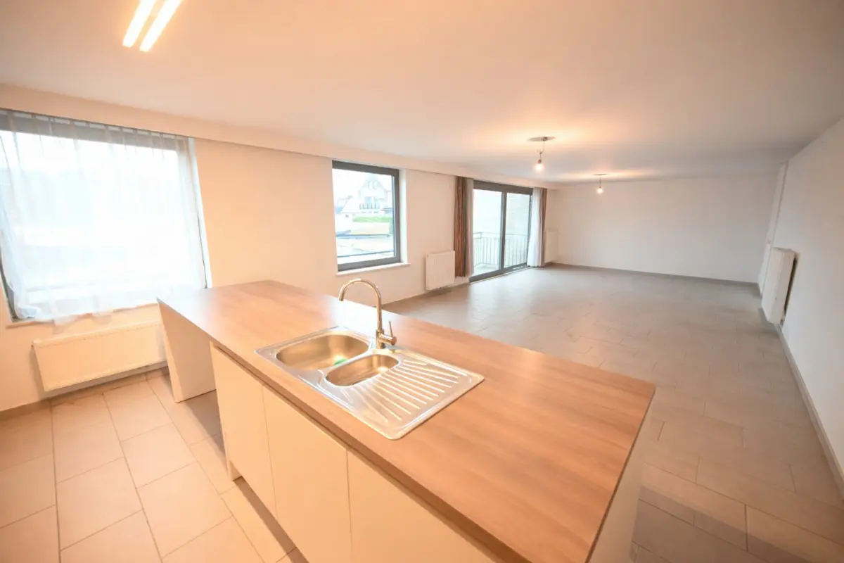 Appartement te  huur in Brugge 8000 990.00€ 2 slaapkamers 114.00m² - Zoekertje 702295