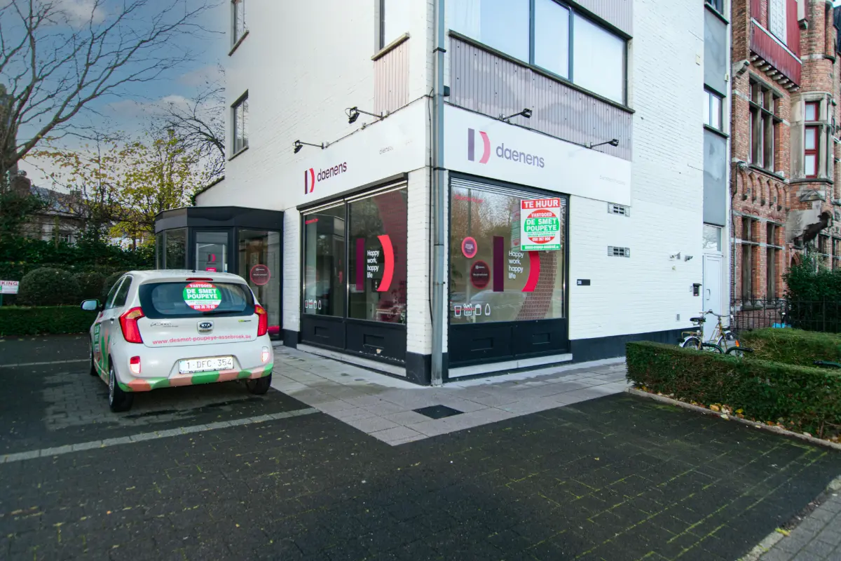 Handelszaak te  huur in Assebroek 8310 1100.00€ 0 slaapkamers m² - Zoekertje 703291