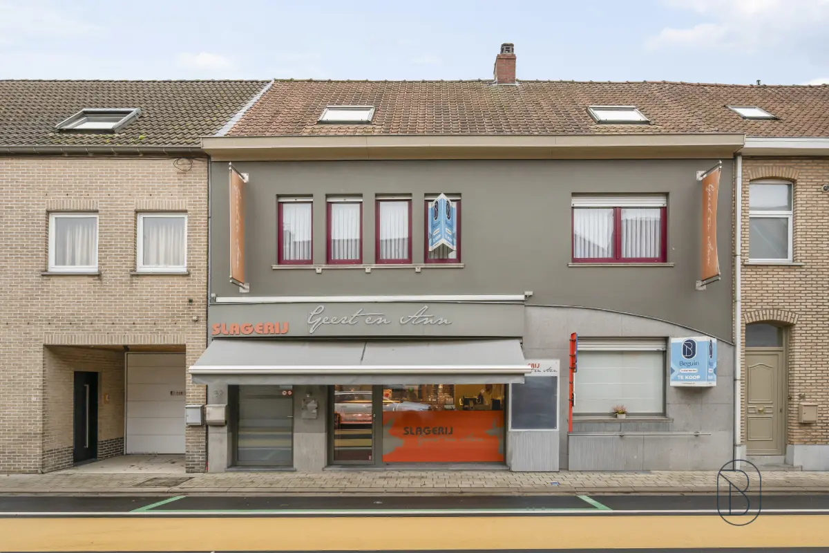 Handelszaak te  koop in Deerlijk 8540 495000.00€  slaapkamers 400.00m² - Zoekertje 705068