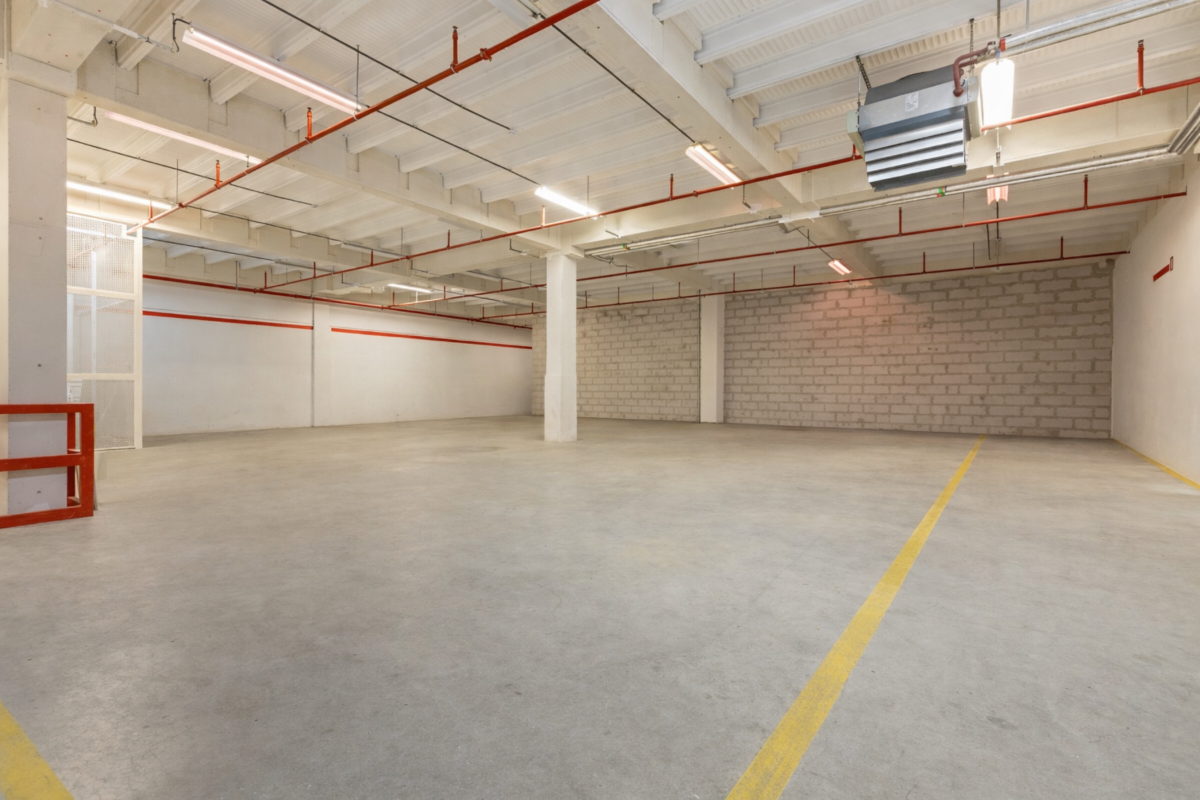 Handelszaak te  huur in Oostende 8400 1595.00€  slaapkamers 350.00m² - Zoekertje 705910