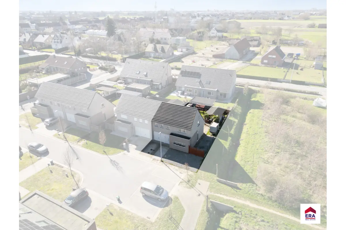 Huis te  koop in Oostrozebeke 8780 379000.00€ 3 slaapkamers 214.00m² - Zoekertje 707870