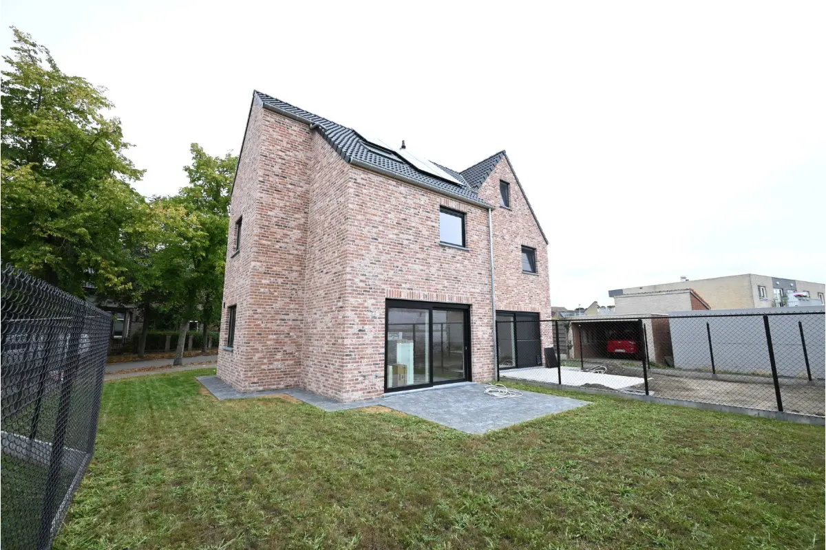 Huis te  koop in Varsenare 8490 377000.00€ 4 slaapkamers m² - Zoekertje 708084