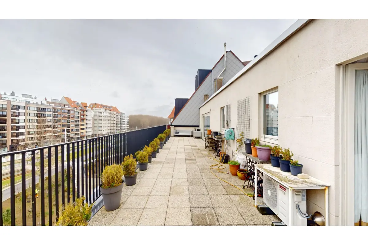 Appartement te  koop in Heist-aan-Zee 8301 725000.00€ 2 slaapkamers m² - Zoekertje 709251