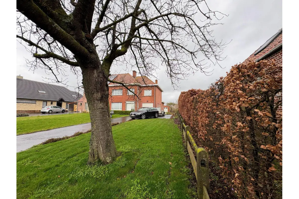 Huis te  koop in Boezinge 8904 315000.00€ 4 slaapkamers m² - Zoekertje 711827