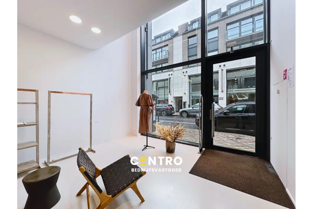 Handelszaak te  huur in Roeselare 8800 1600.00€  slaapkamers 155.00m² - Zoekertje 713574