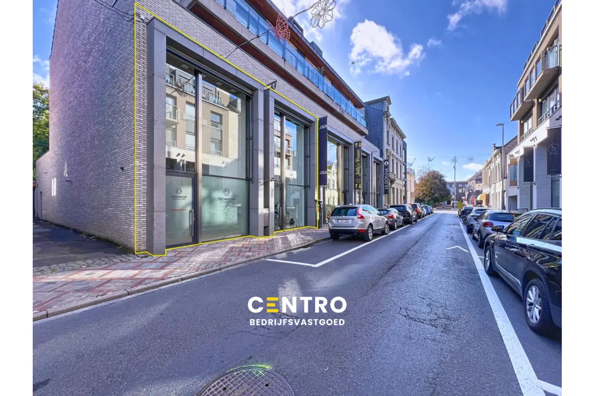 Handelszaak te  huur in Roeselare 8800 0.00€  slaapkamers 304.00m² - Zoekertje 713573