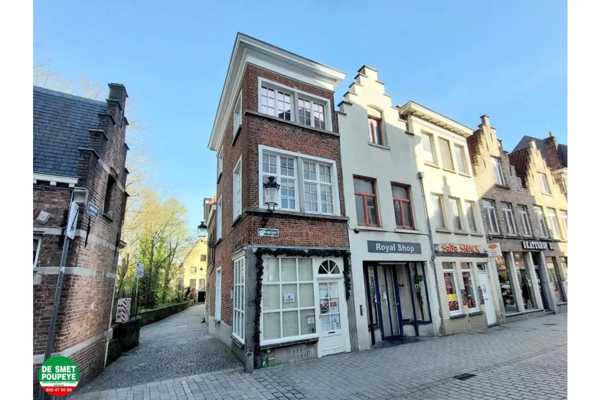 Handelszaak te  huur in Brugge 8000 1550.00€  slaapkamers m² - Zoekertje 713640