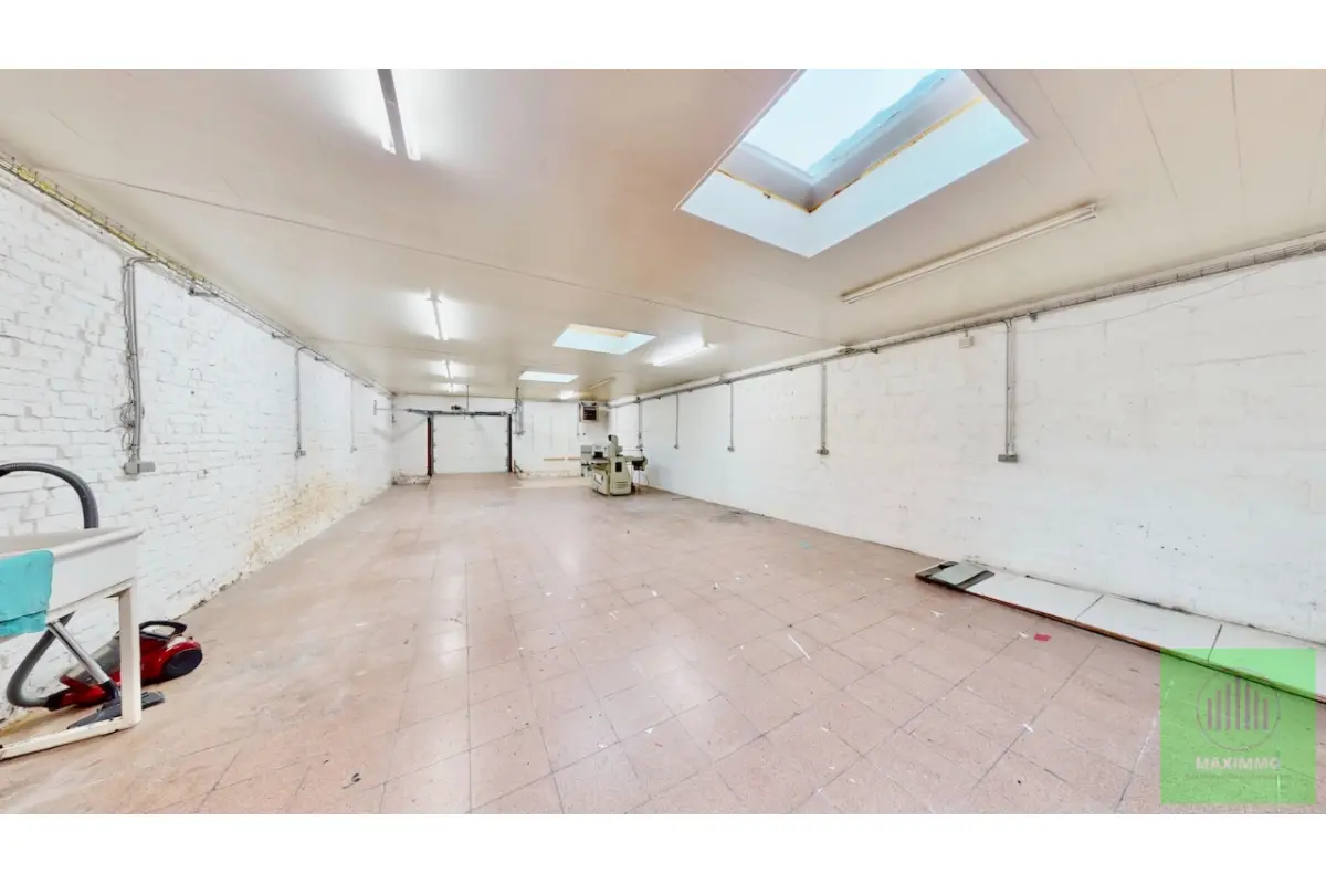 Appartementsgebouw te  koop in Lauwe 8930 149500.00€  slaapkamers 323.00m² - Zoekertje 713469