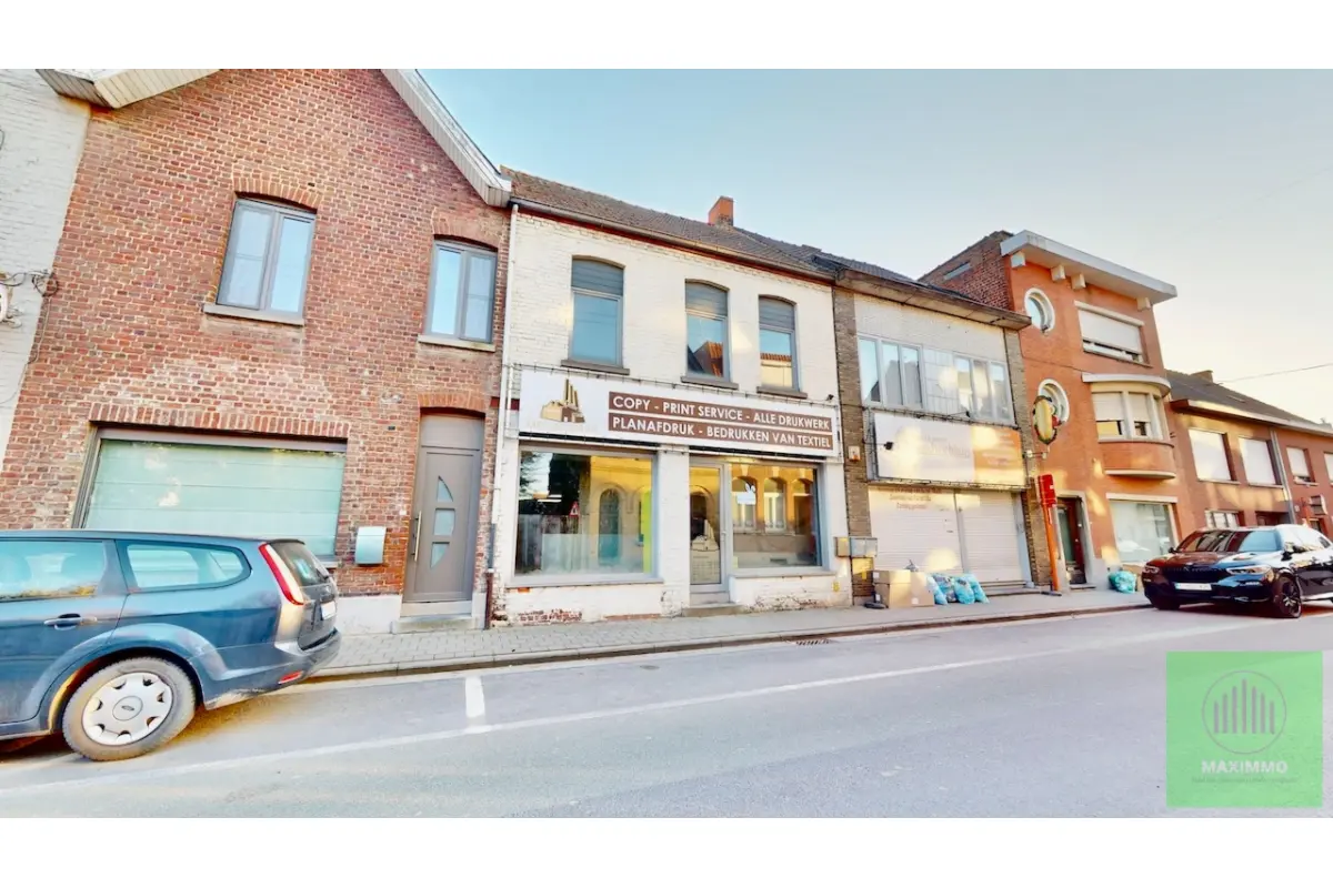 Appartementsgebouw te  koop in Lauwe 8930 149500.00€  slaapkamers 323.00m² - Zoekertje 713468