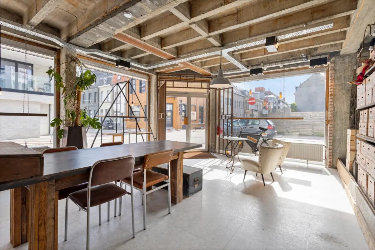 Handelszaak te  koop in Roeselare 8800 109000.00€  slaapkamers 55.00m² - Zoekertje 713522