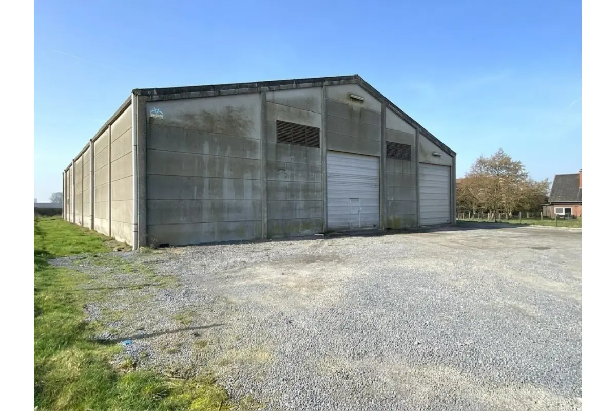 Handelszaak te  huur in Tielt 8700 838.00€  slaapkamers m² - Zoekertje 715093