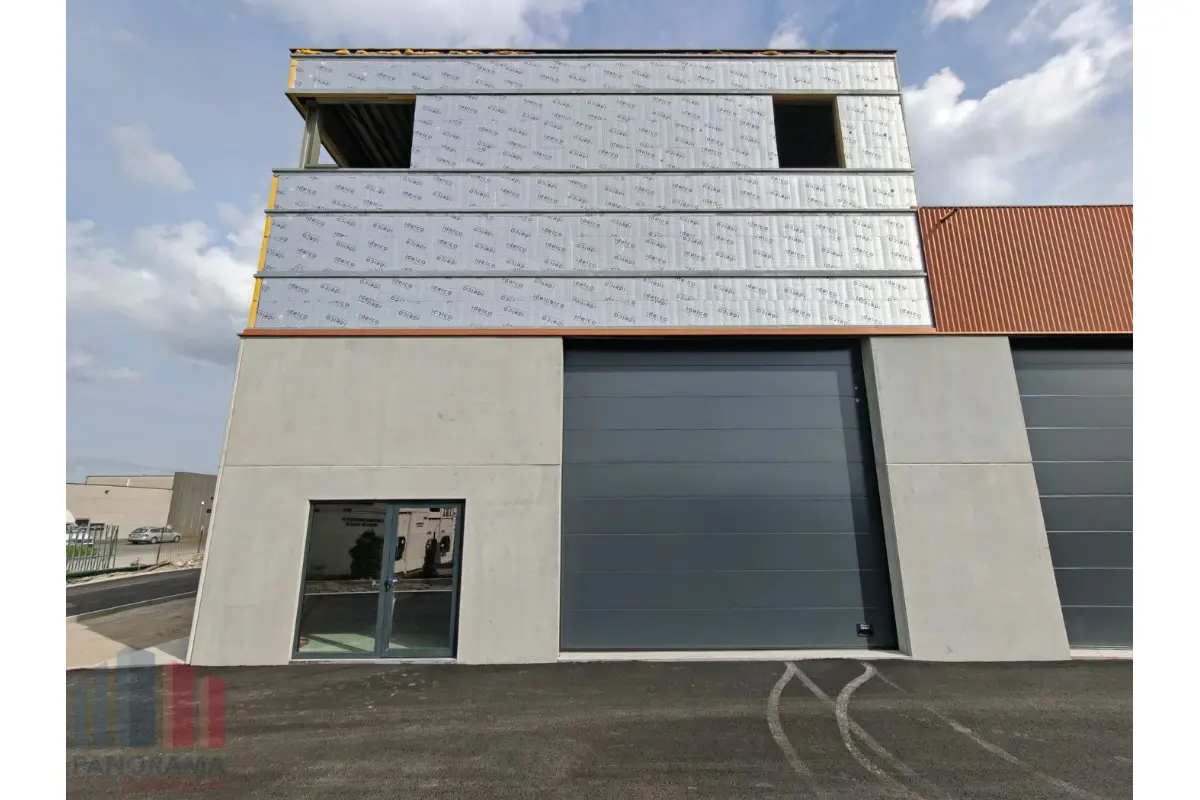 Handelszaak te  koop in Zedelgem 8210 507000.00€  slaapkamers 328.00m² - Zoekertje 715500