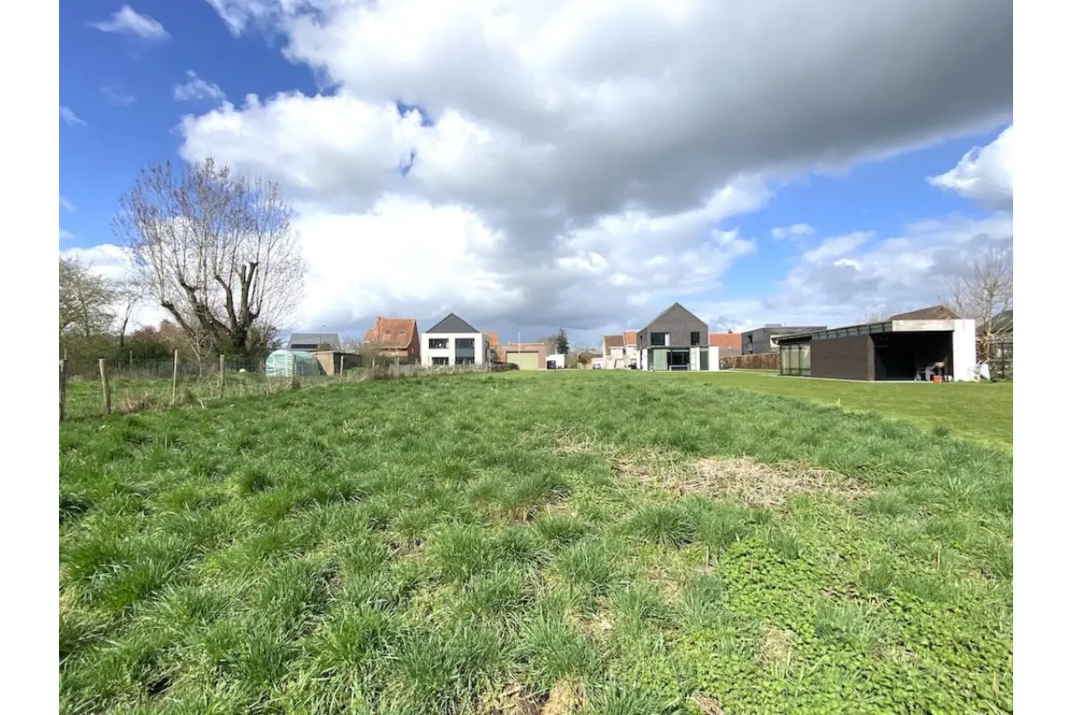 Grond te  koop in Roeselare 8800 299000.00€  slaapkamers m² - Zoekertje 716294