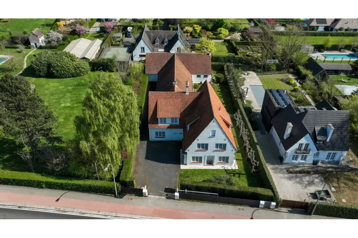 Huis te  in Kortrijk 8500 795000.00€ 4 slaapkamers 275.00m² - Zoekertje 716018