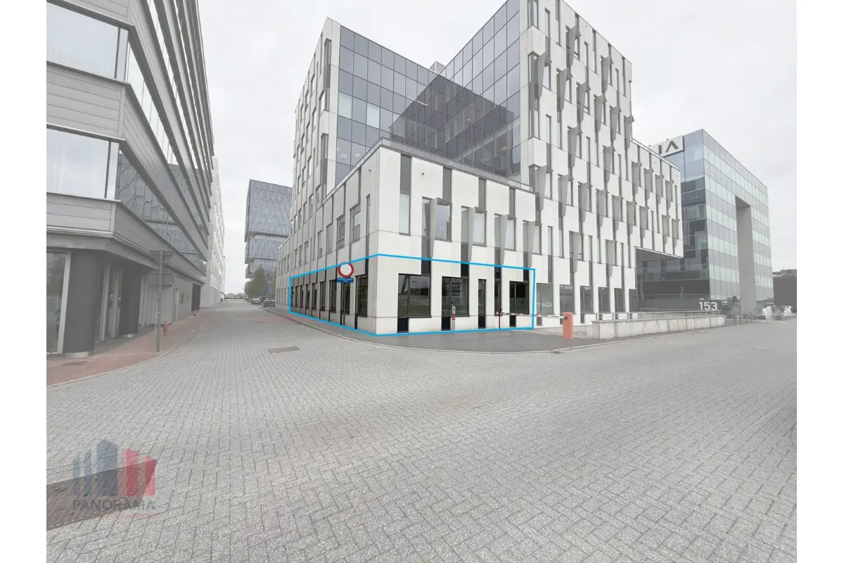 Handelszaak te  koop in Roeselare 8800 638000.00€  slaapkamers 319.00m² - Zoekertje 716251